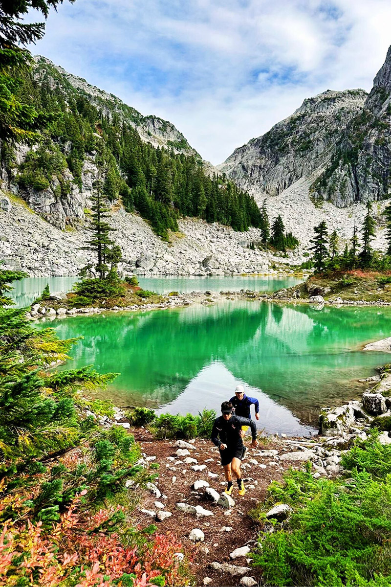 Coureurs de trail dans les Rocheuses